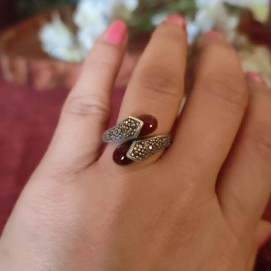 Two buds carnelian and swiss Marcasite ring in 925 silver